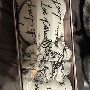 New Victoria’s Secret sleep set pillowcase eye mask and scrunchie